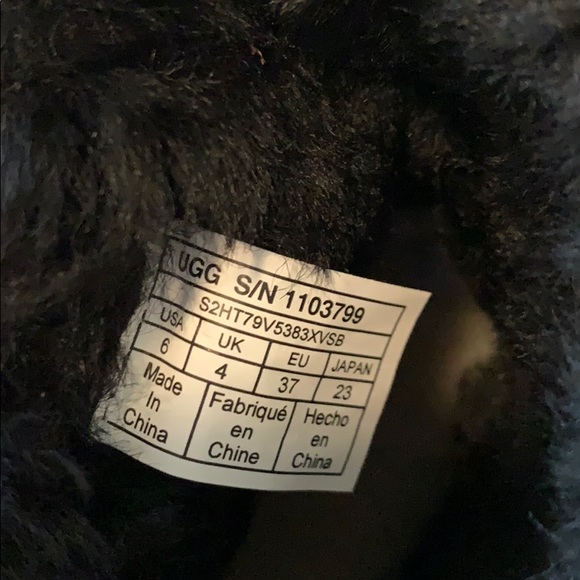 {UGG} BNWOT UGG Boots - Picture 6 of 6